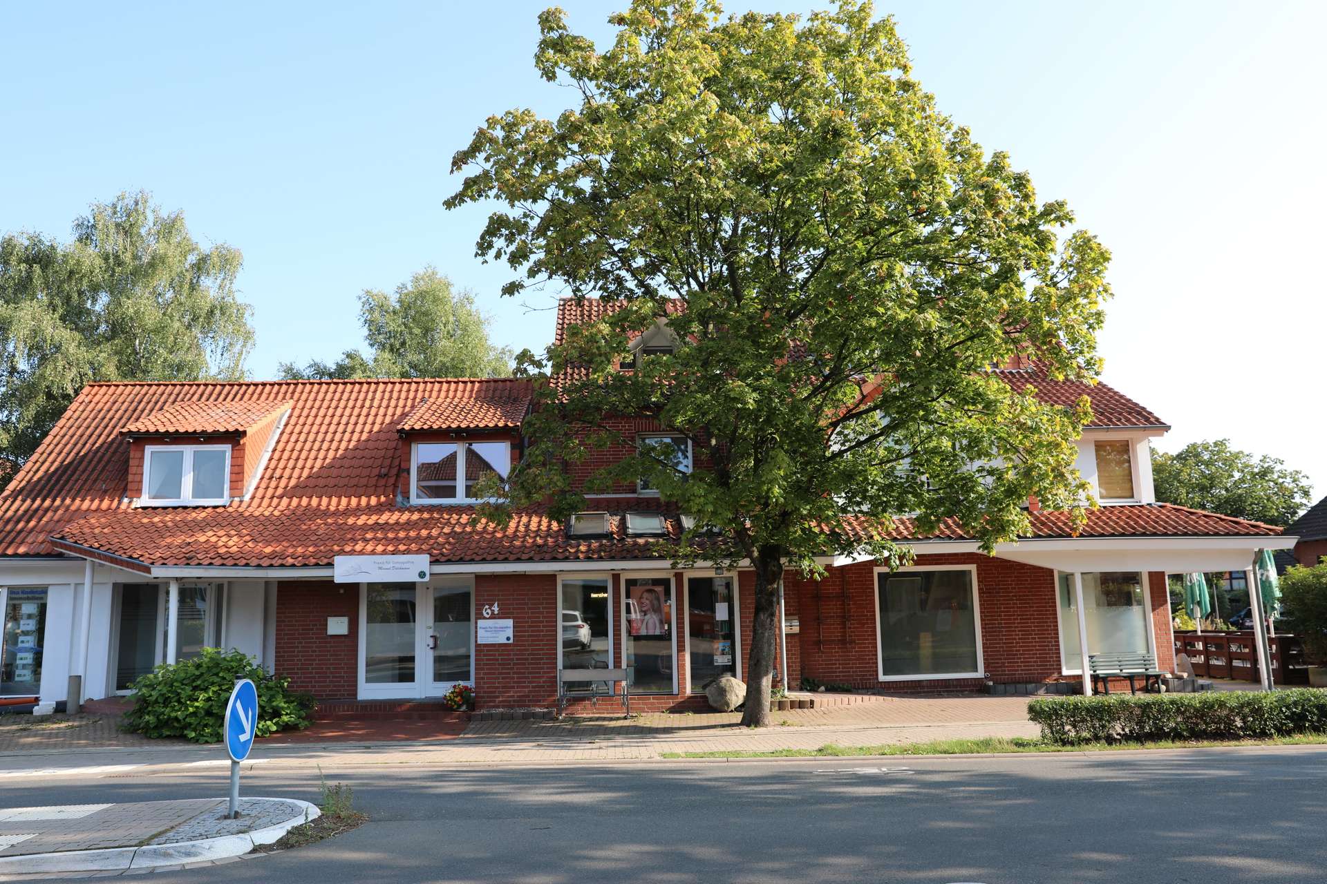 Attraktives Investmentpaket: Wohn- und Geschäftshaus provisionsfrei in Burgwedel-Wettmar