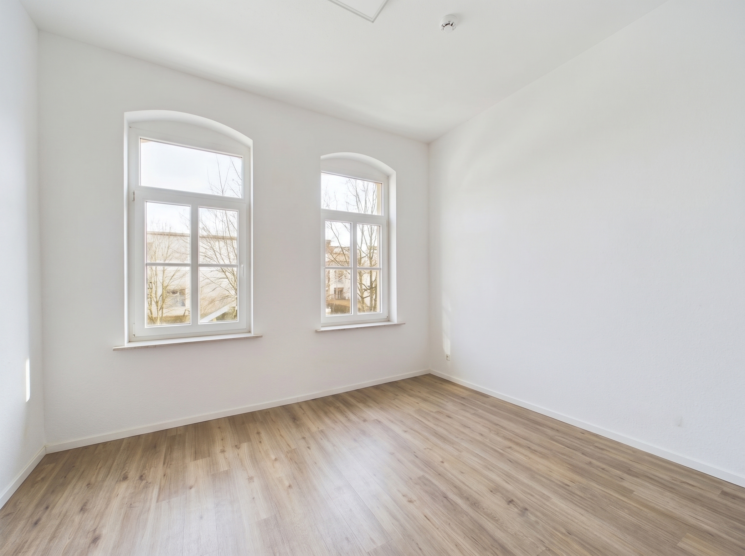 Sonnige Altbau-Wohnung mit 4,5 Zimmern mitten im Zentrum von Sehnde sucht neue Mieter! 7