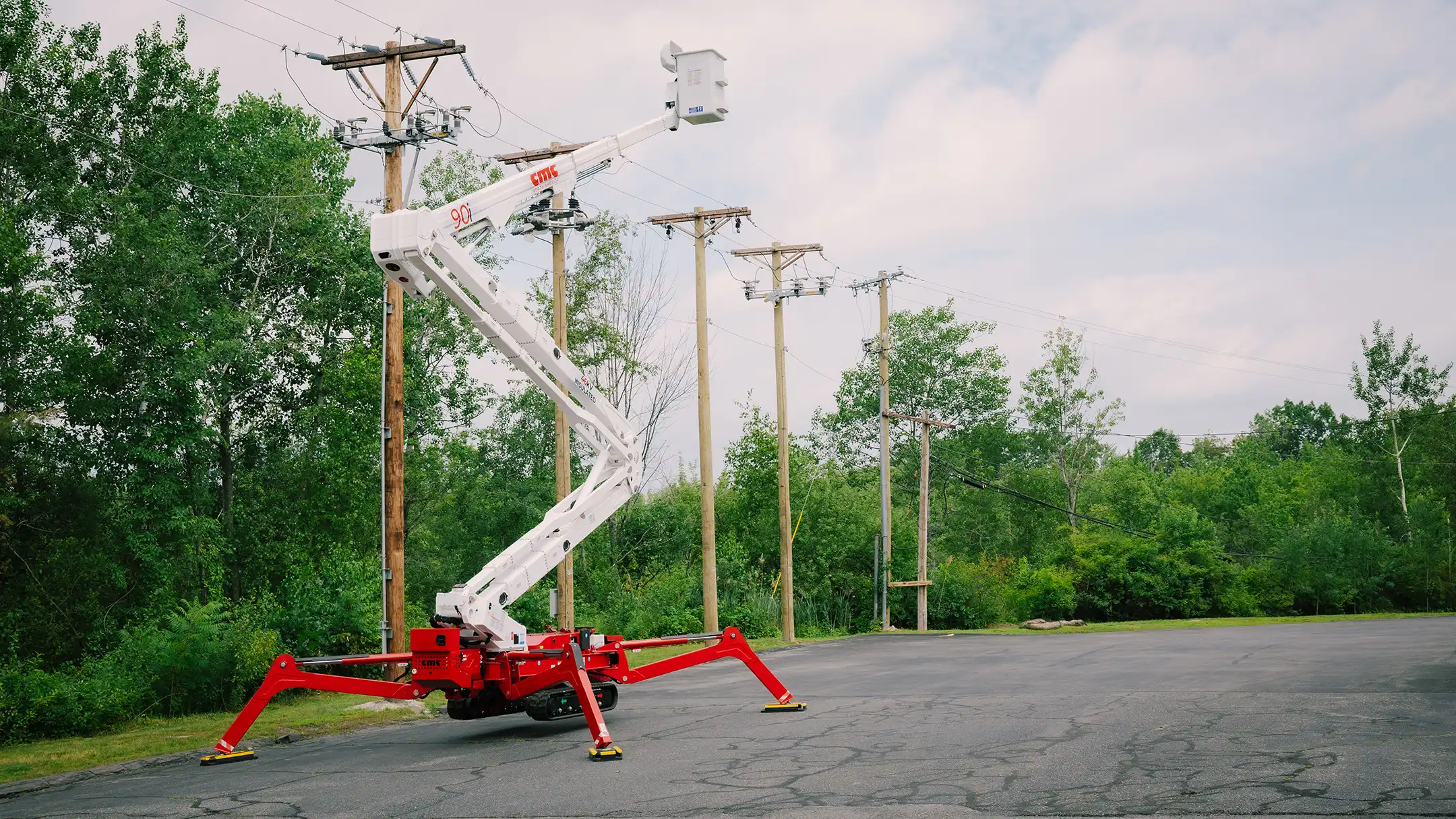 90 ft insulated tracked aerial lift