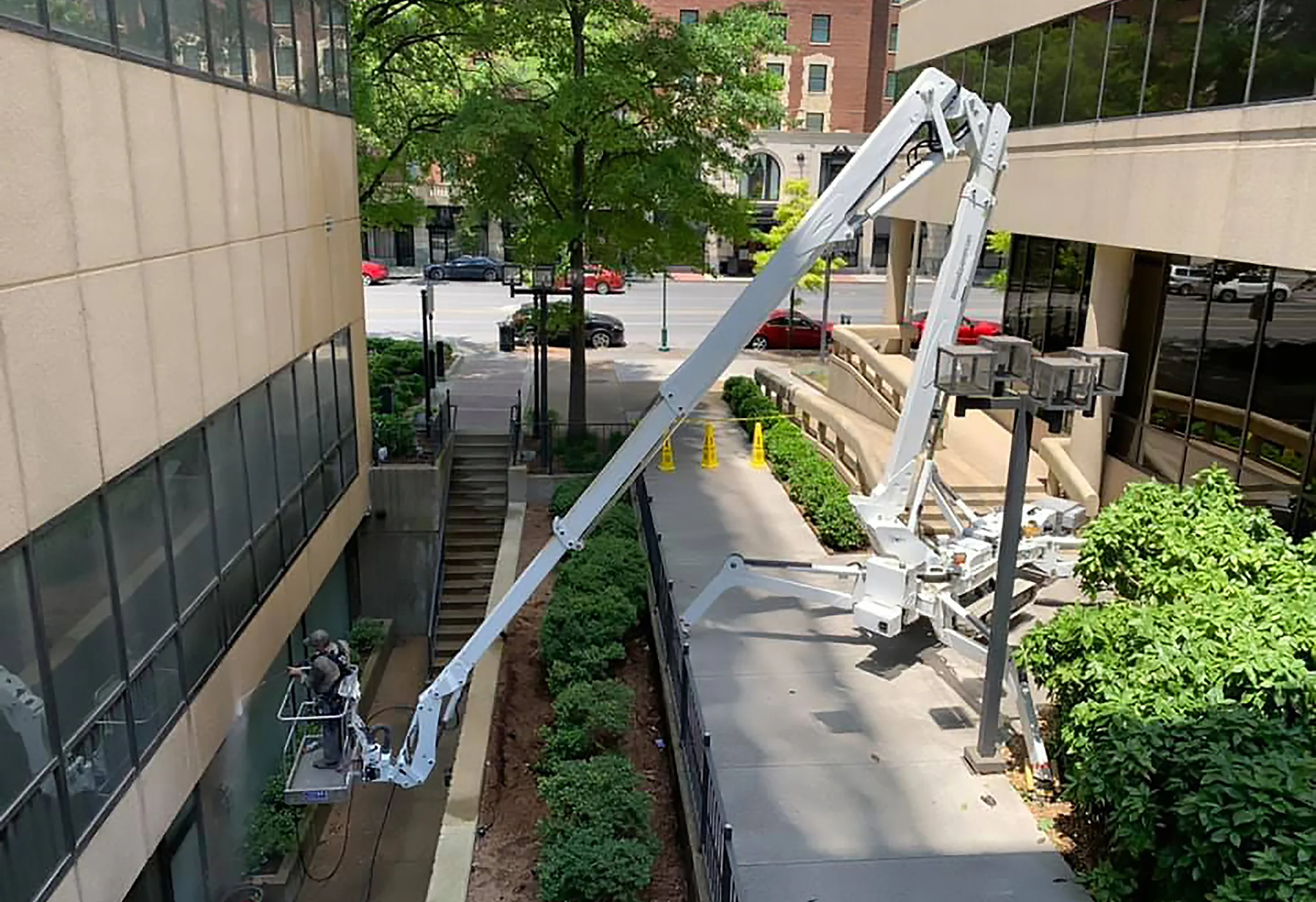 working below grade with the CMC 90HD Contractor Pro