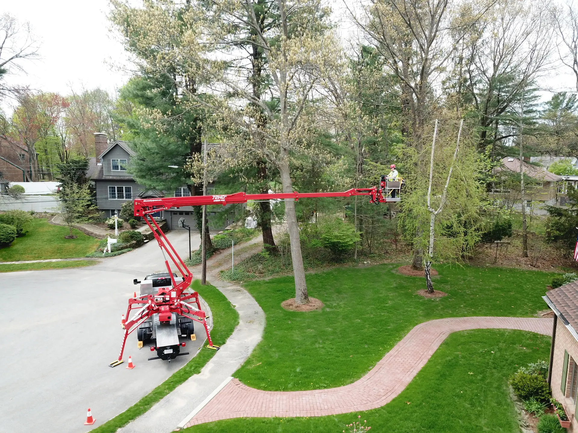 41 ft max lateral reach