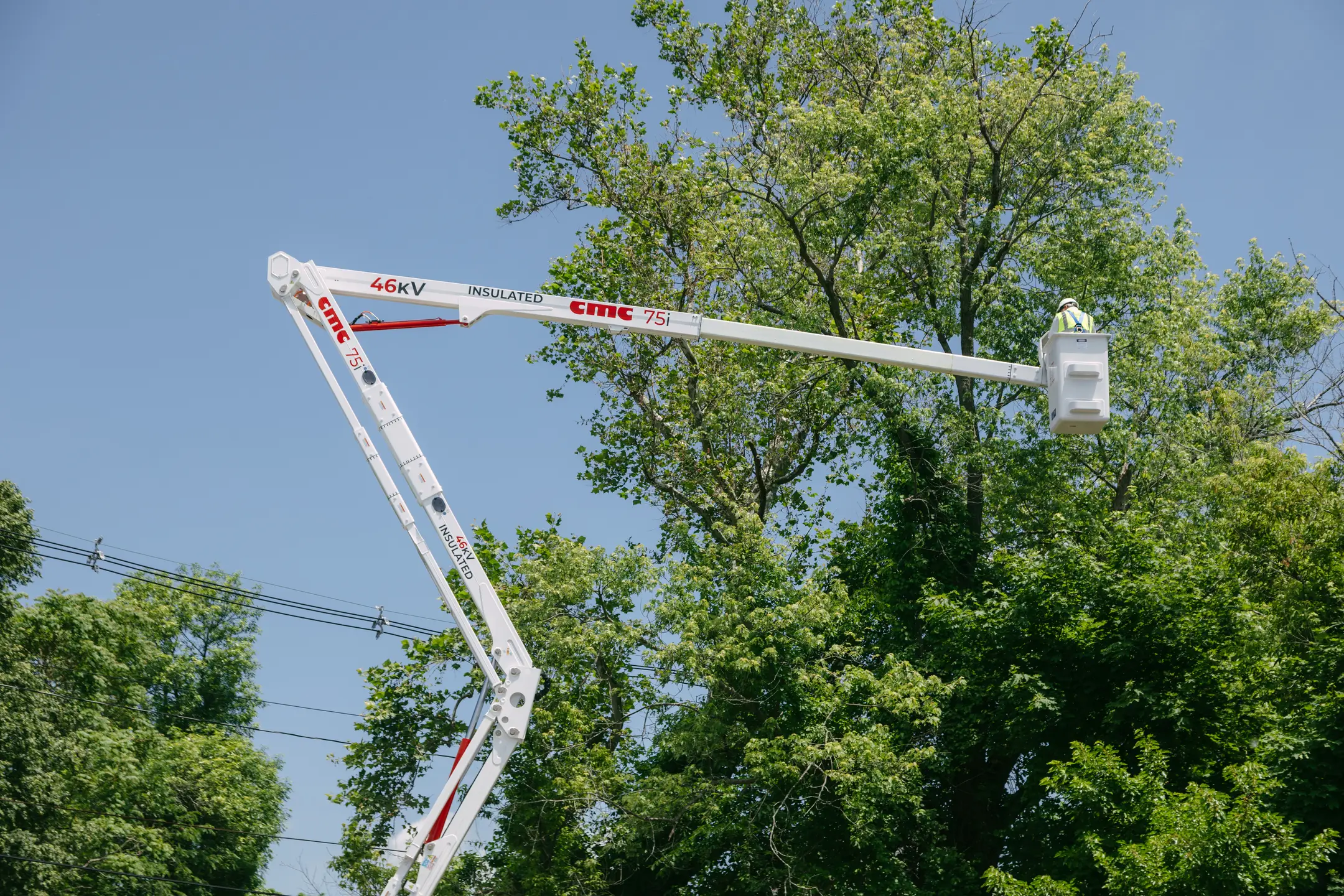 Work safely near power lines