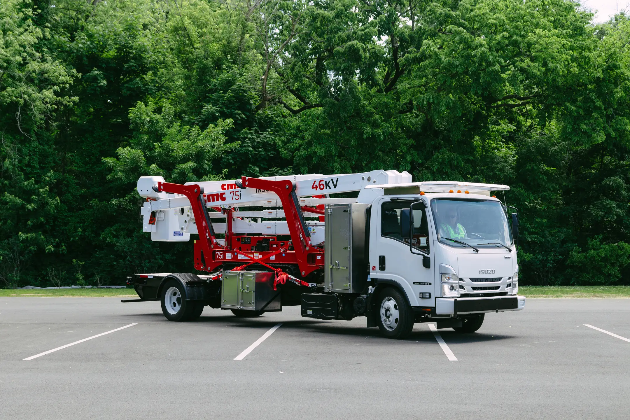 75i Utility Pro and Lift Carrier