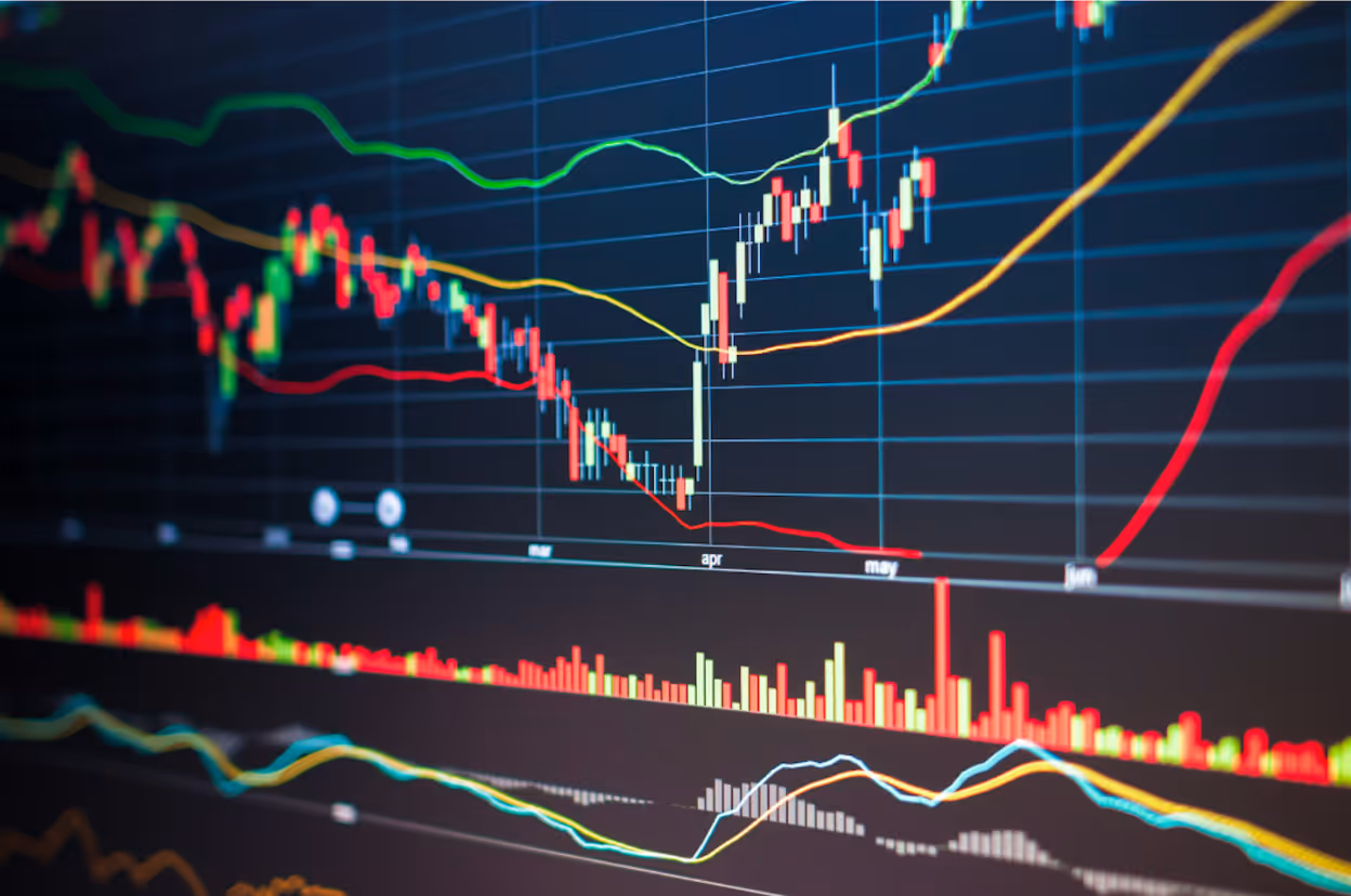 AI-powered contract analysis eliminates bottlenecks and guesswork from risk assessment. Learn how generative AI helps legal, procurement, and sales teams spot risky clauses, suggest compliant alternatives, and accelerate smarter, more confident negotiations.