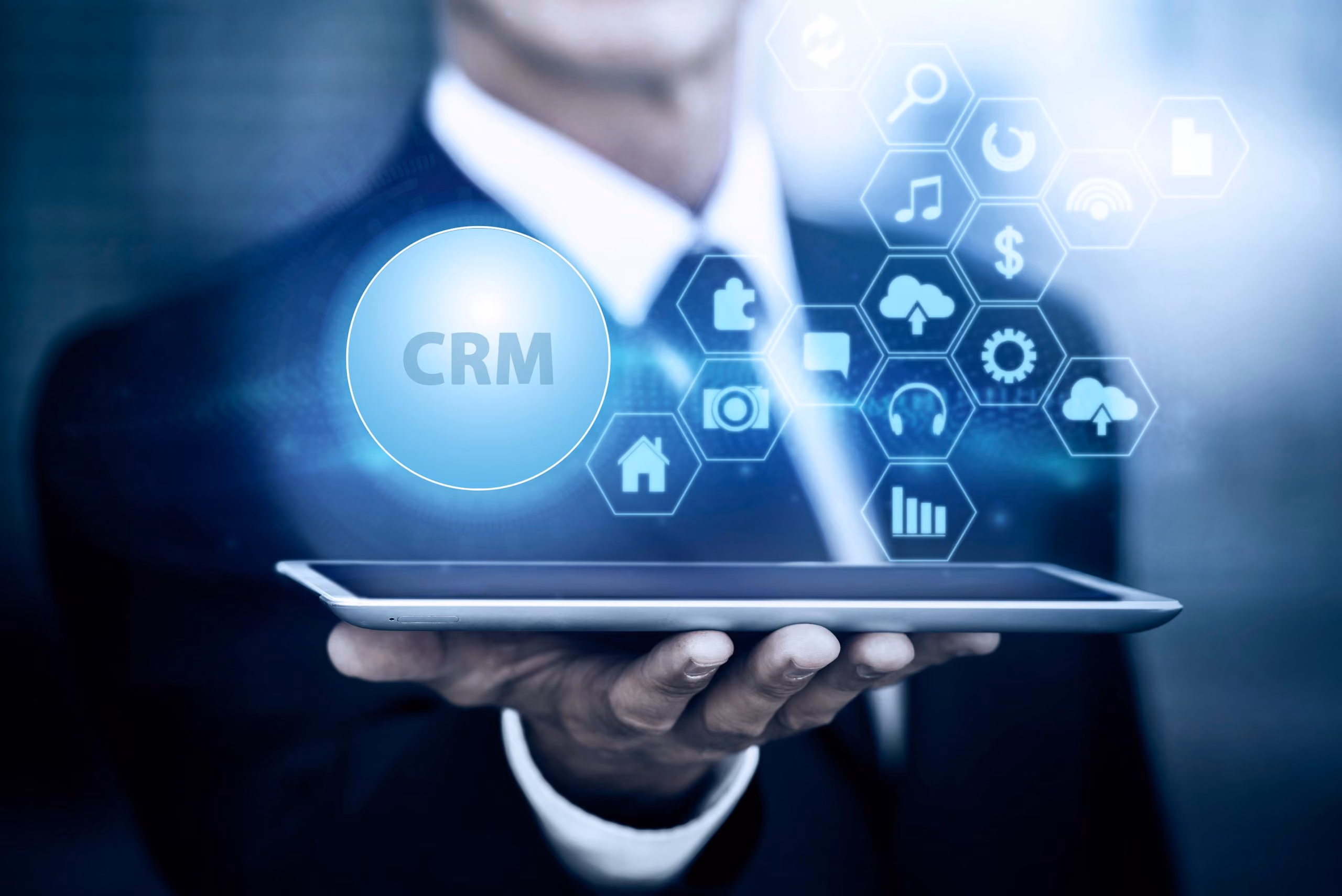 Comment bien choisir votre CRM pour votre prospection B2B : Guide complet