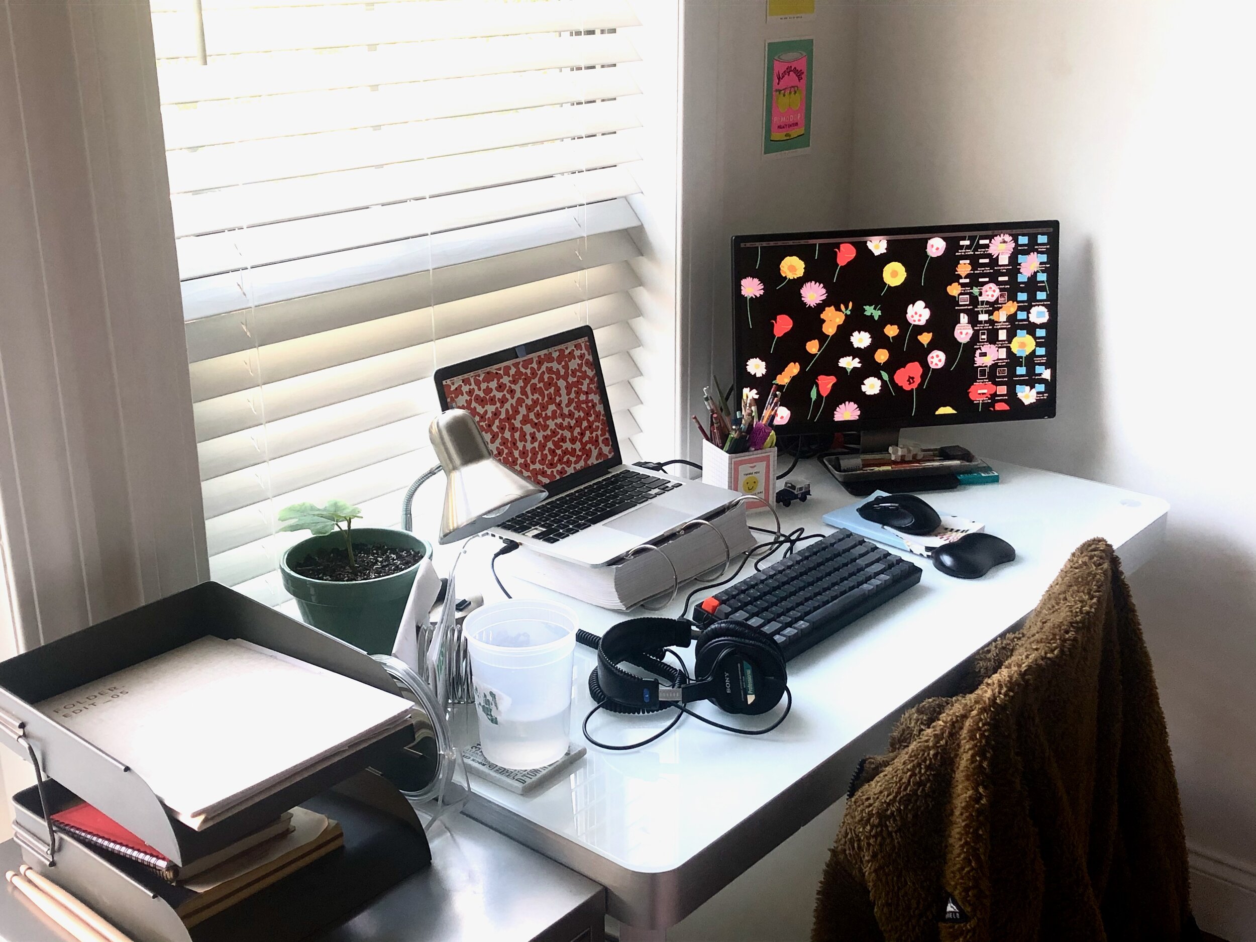 A beautiful working desk