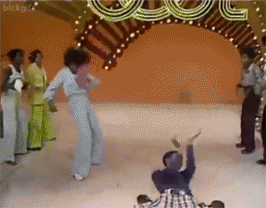 People are dancing
