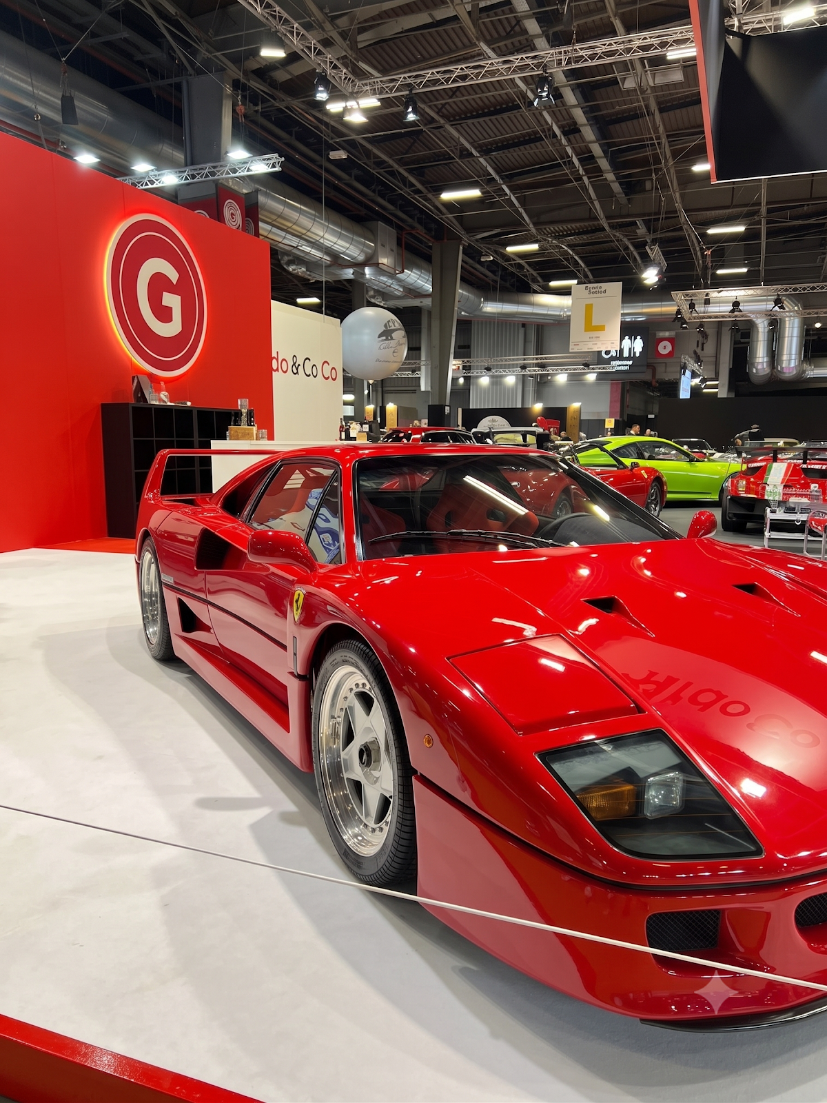 Ferrari F40, exemple de véhicule répondant aux critères douaniers du classement en collection