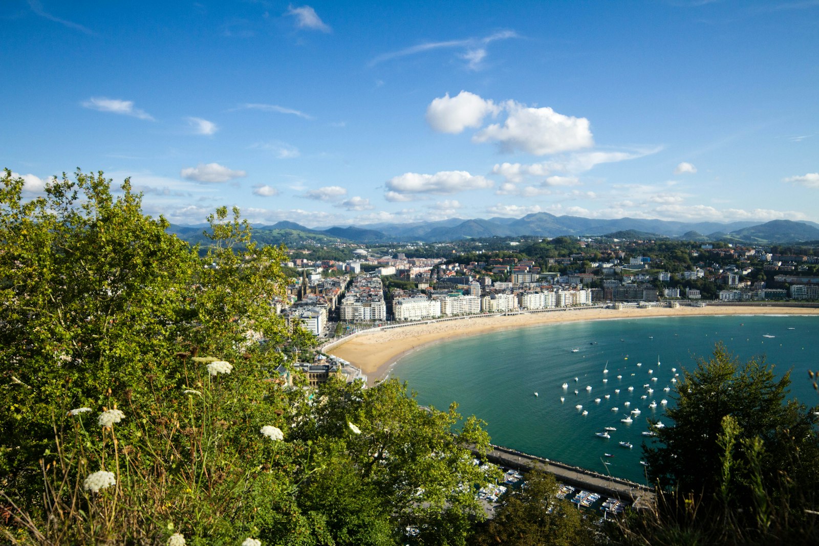 The bay of La Concha with the city of San Sebastián behind it