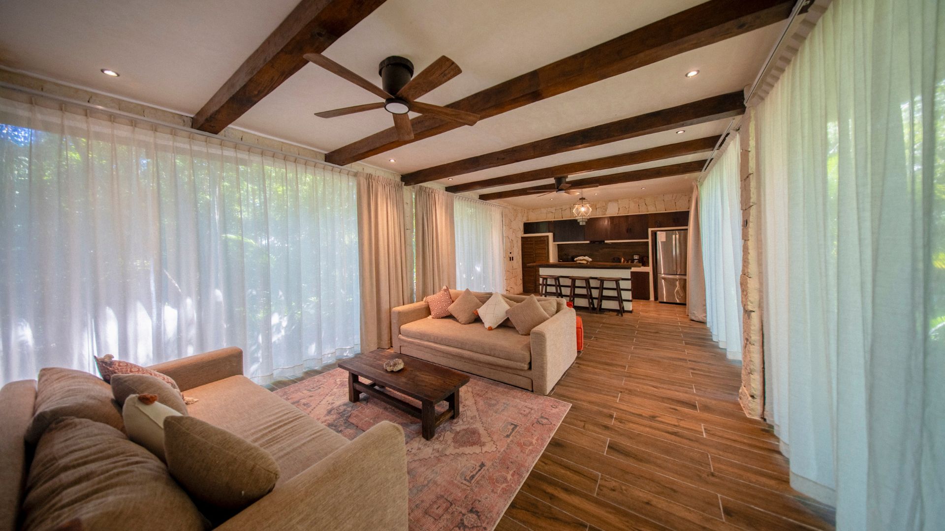 Full lounge configuration