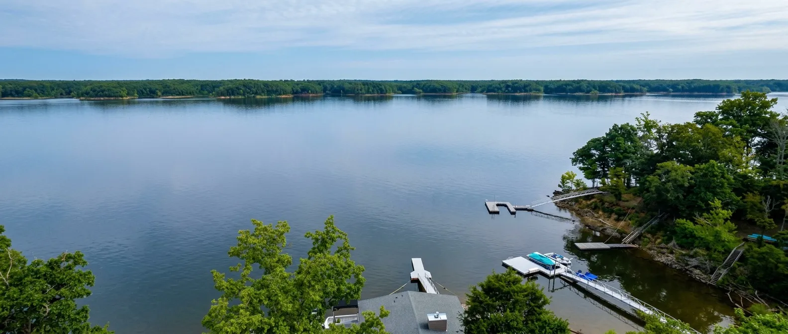The Cliffs at Prestwould - Kerr Lake waterfront community
