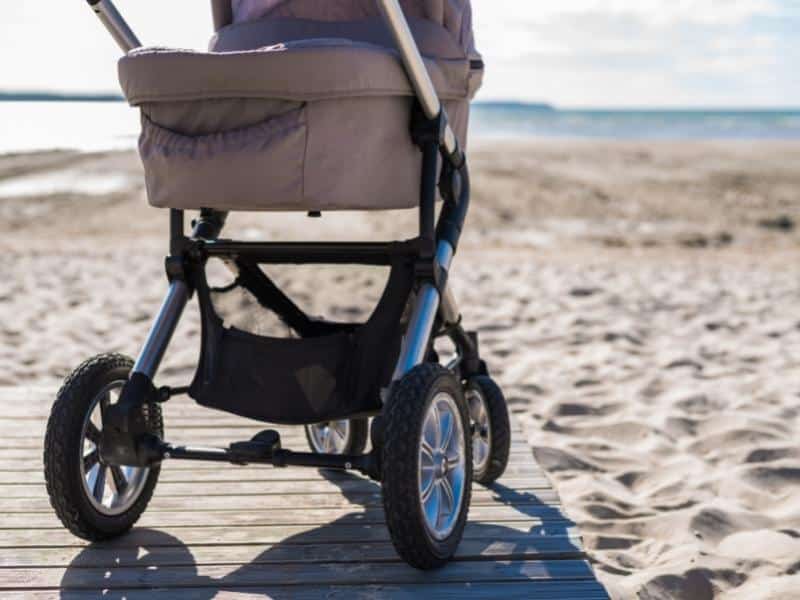 Kinderwagen im Haus gestohlen