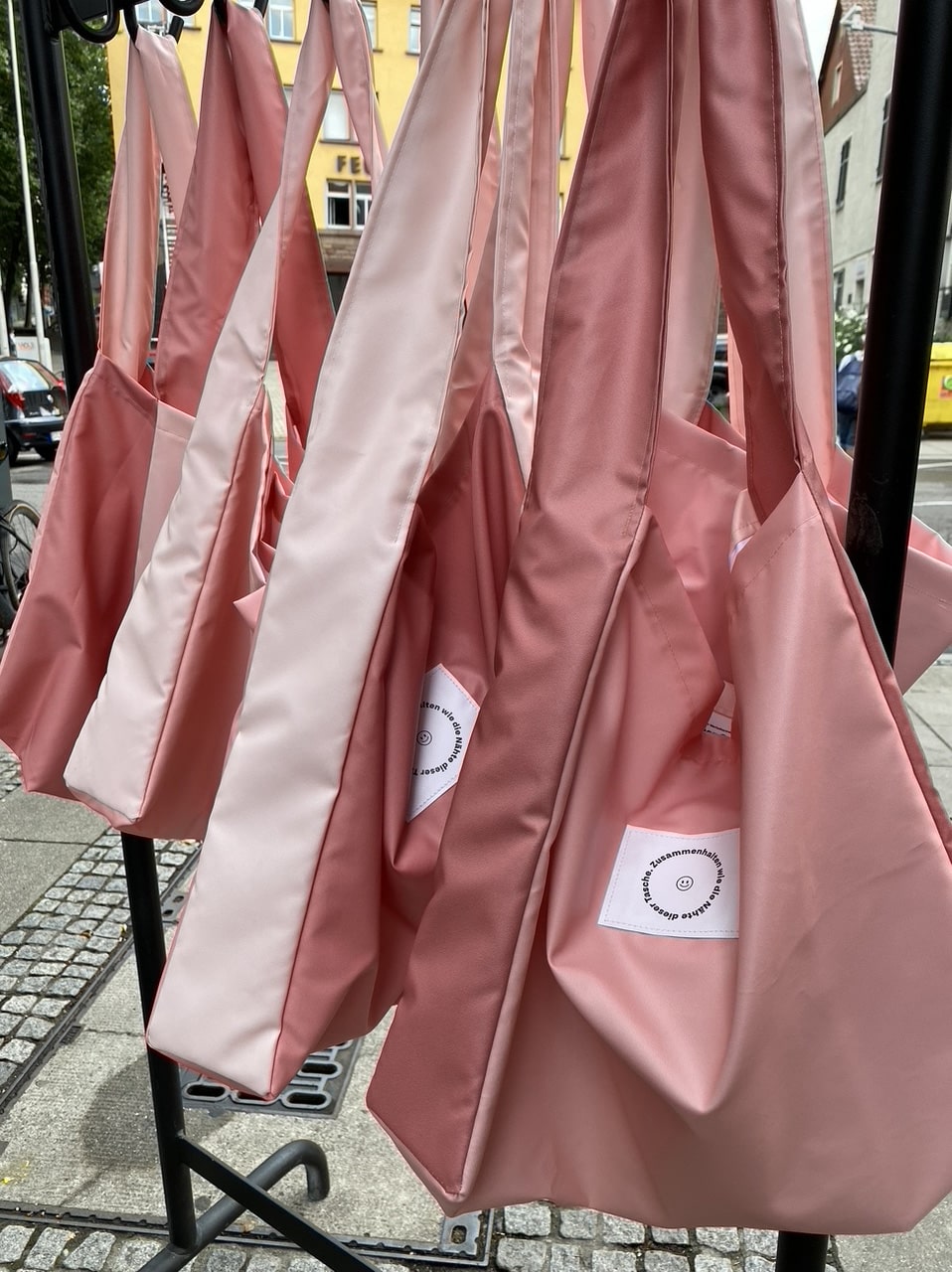 After Work, Drinks und Charity Bags – Designplus