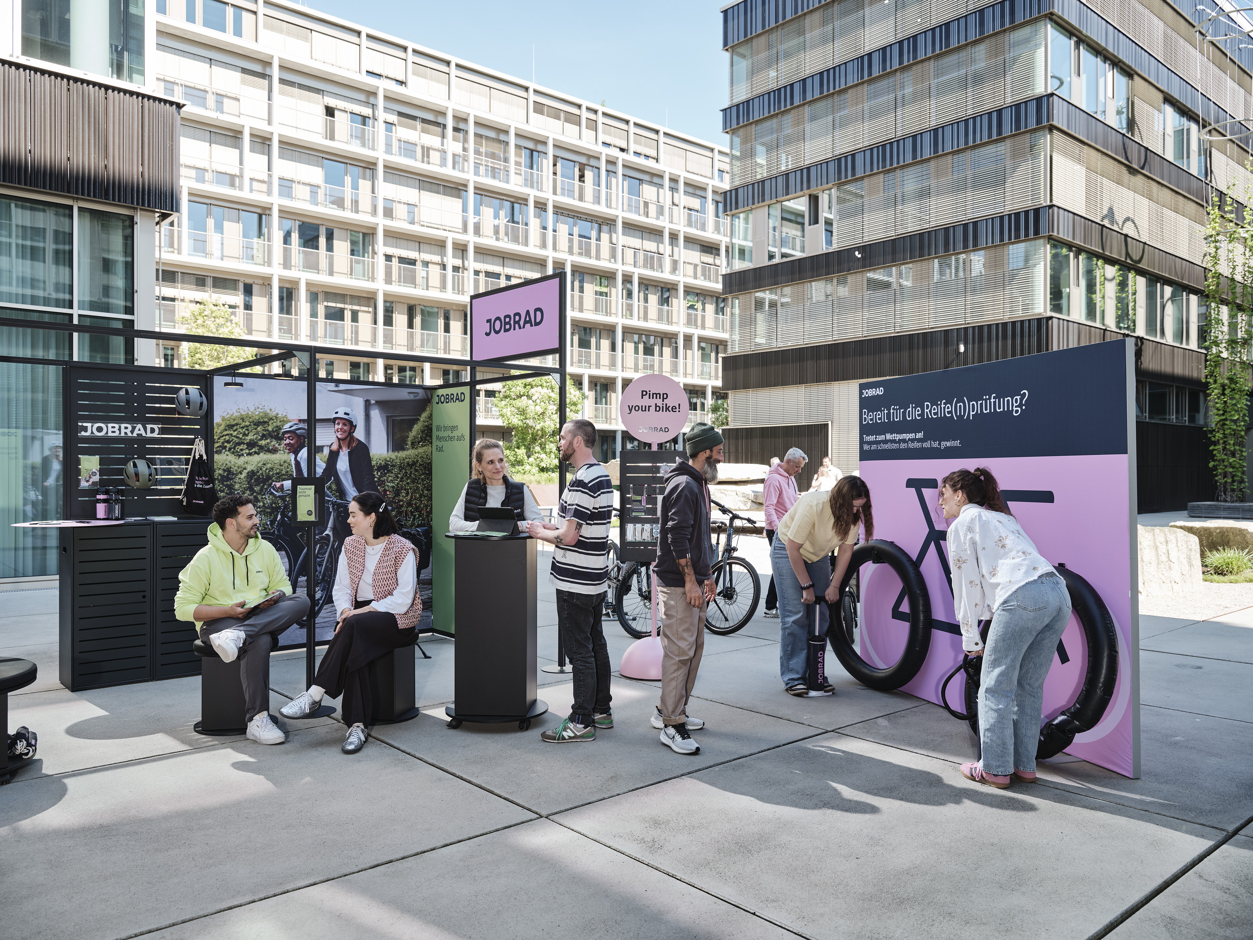 JobRad-Markenaktivierung im Freien mit Beratung und Fahrrad-Check