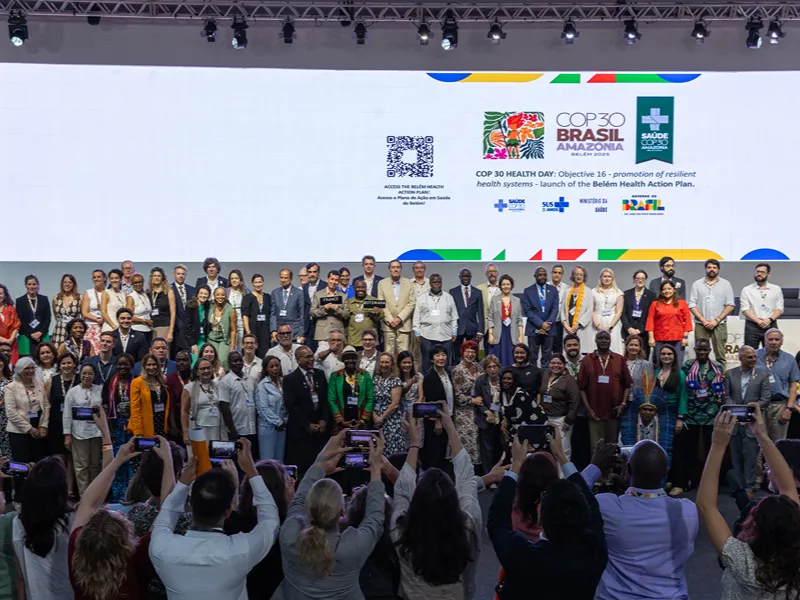 Photo of participants during the session, promotion of resilient health systems.