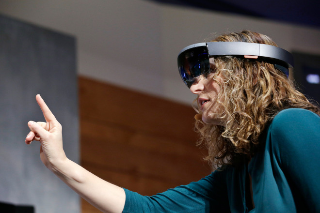 Lenovo is Open to Making a HoloLens Competitor