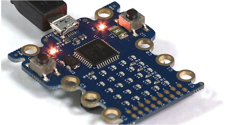 UK children receive free personal coding device