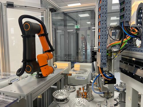 Automated probe handling and processing equipment developed for TIB Molbiol / Roche