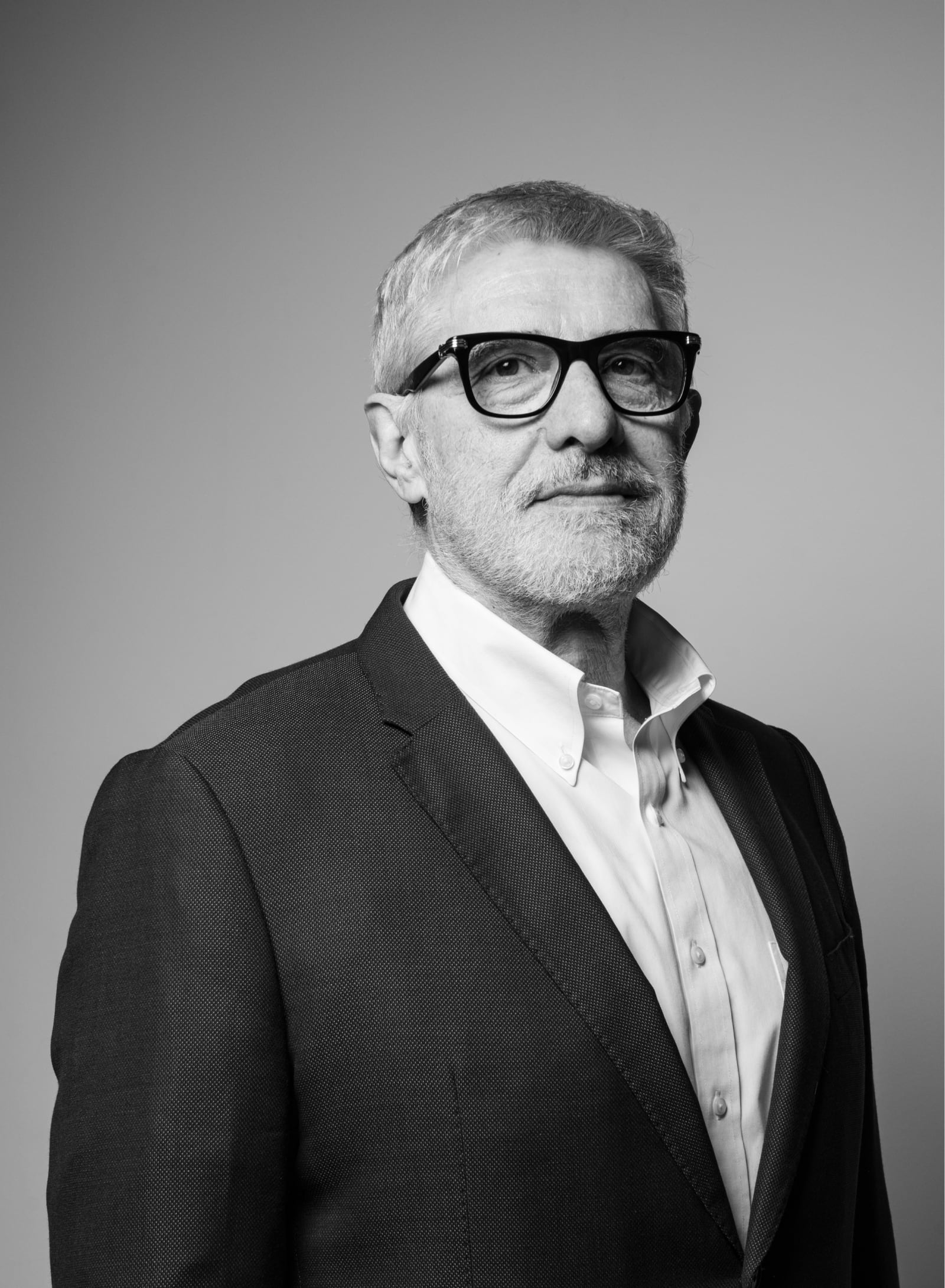 Ritratto professionale di Maurizio Micheli.