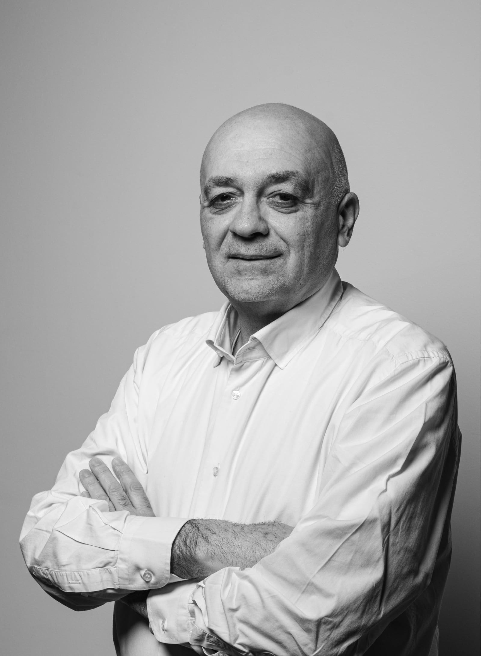 Ritratto professionale di Nino Graziadei.