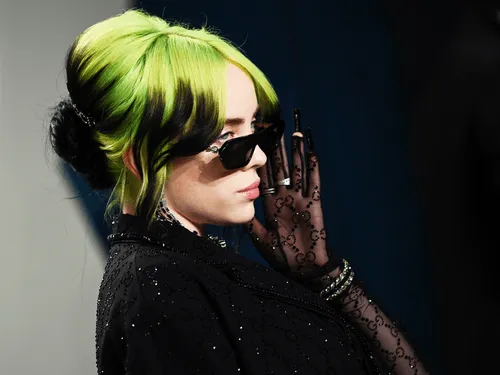 Billie Eilish's Dark Aesthetic Is Because She Loves 'Being Looked at' - Business Insider