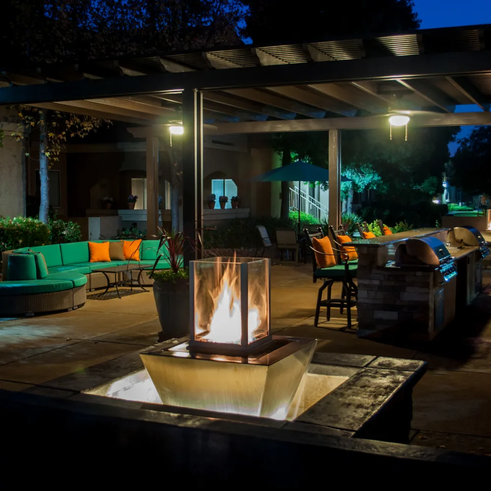 Outdoor fireplace