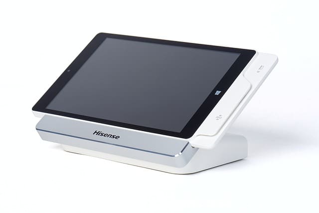 Moderno terminale punto vendita (TPV) con schermo touch per la gestione di un ristorante
