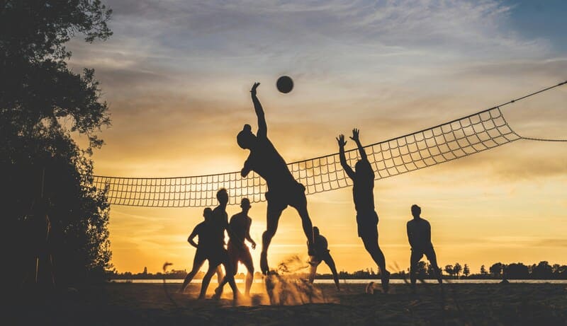 Choosing the venue and date to organise a beach sports tournament