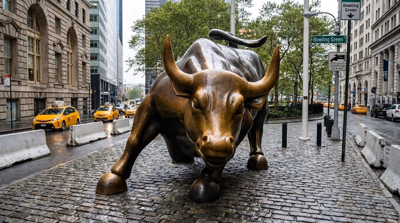 Estátua do touro de Wall Street, símbolo do mercado financeiro americano