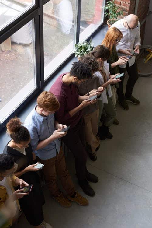 Online Influencers Just Need Their Phones