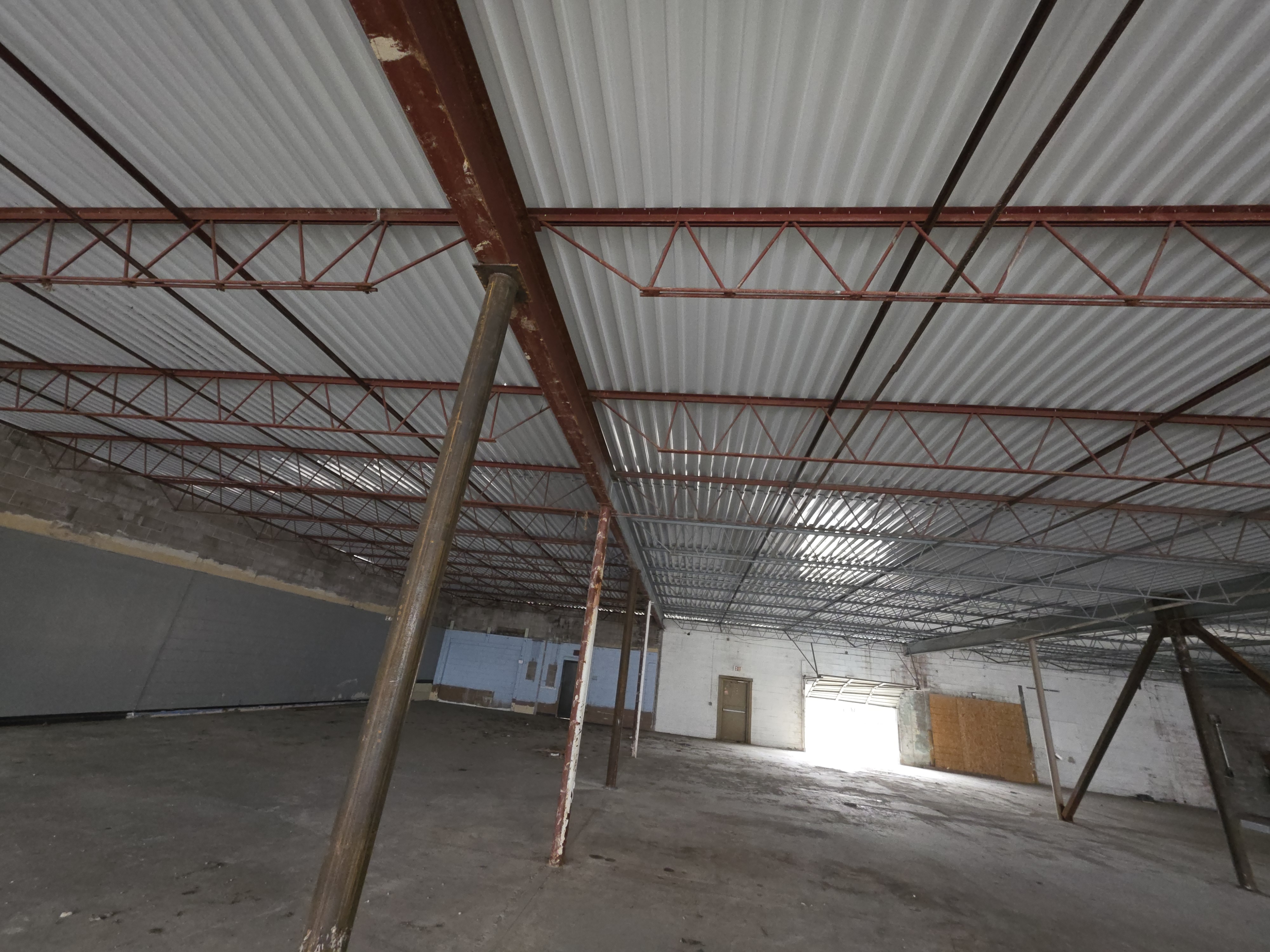 Open warehouse shell prior to HVAC rough-in