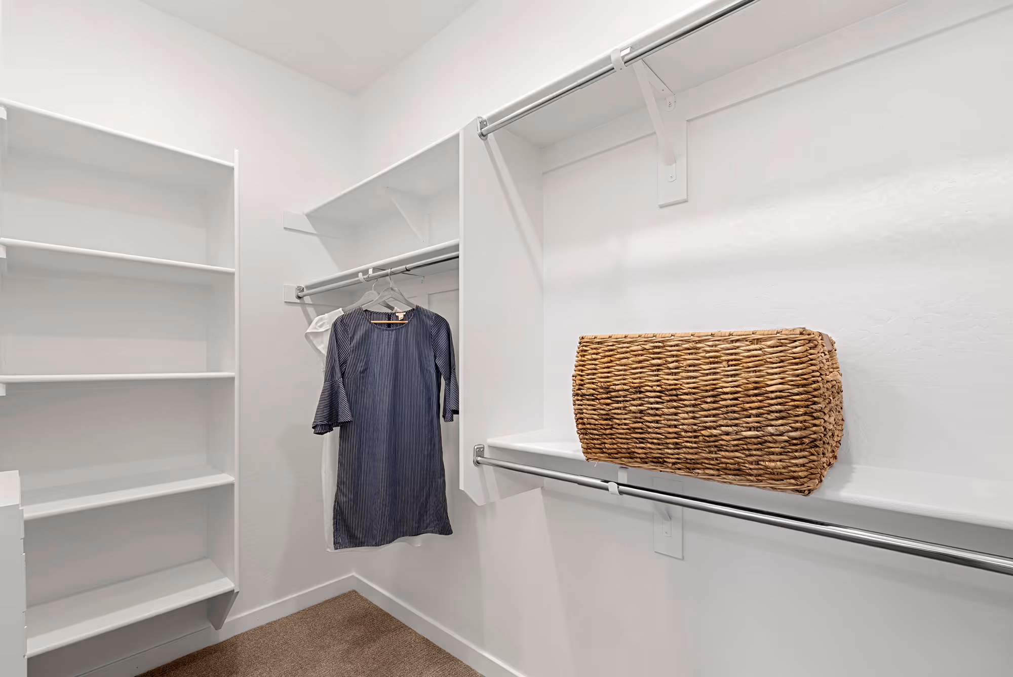 Walking closet