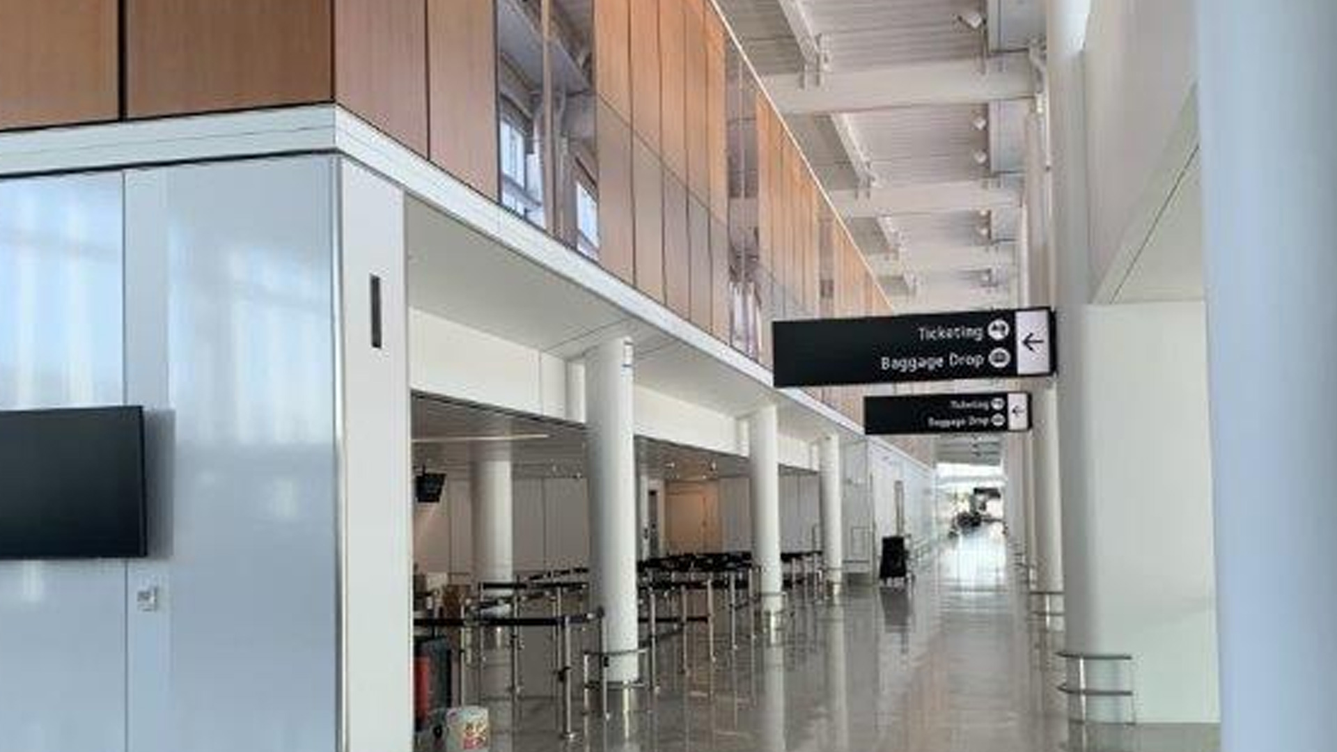 international arrivals area in seatac airport fabricated and installed by burke gibson llc