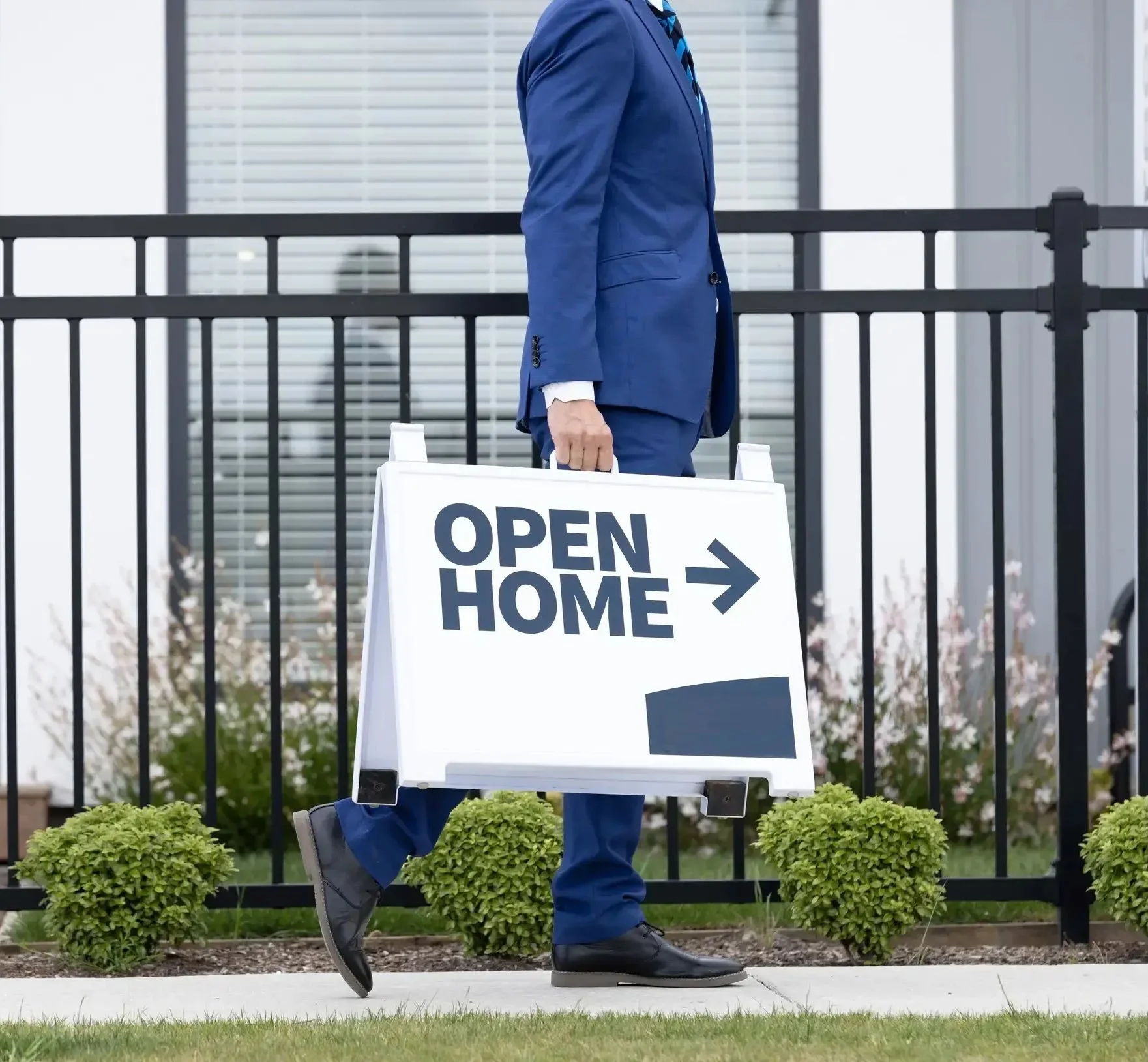 Open home sign outside an Auckland property for sale