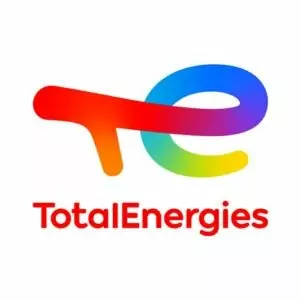 Logo coloré de TotalEnergies avec un symbole stylisé en dégradé et le texte rouge TotalEnergies.