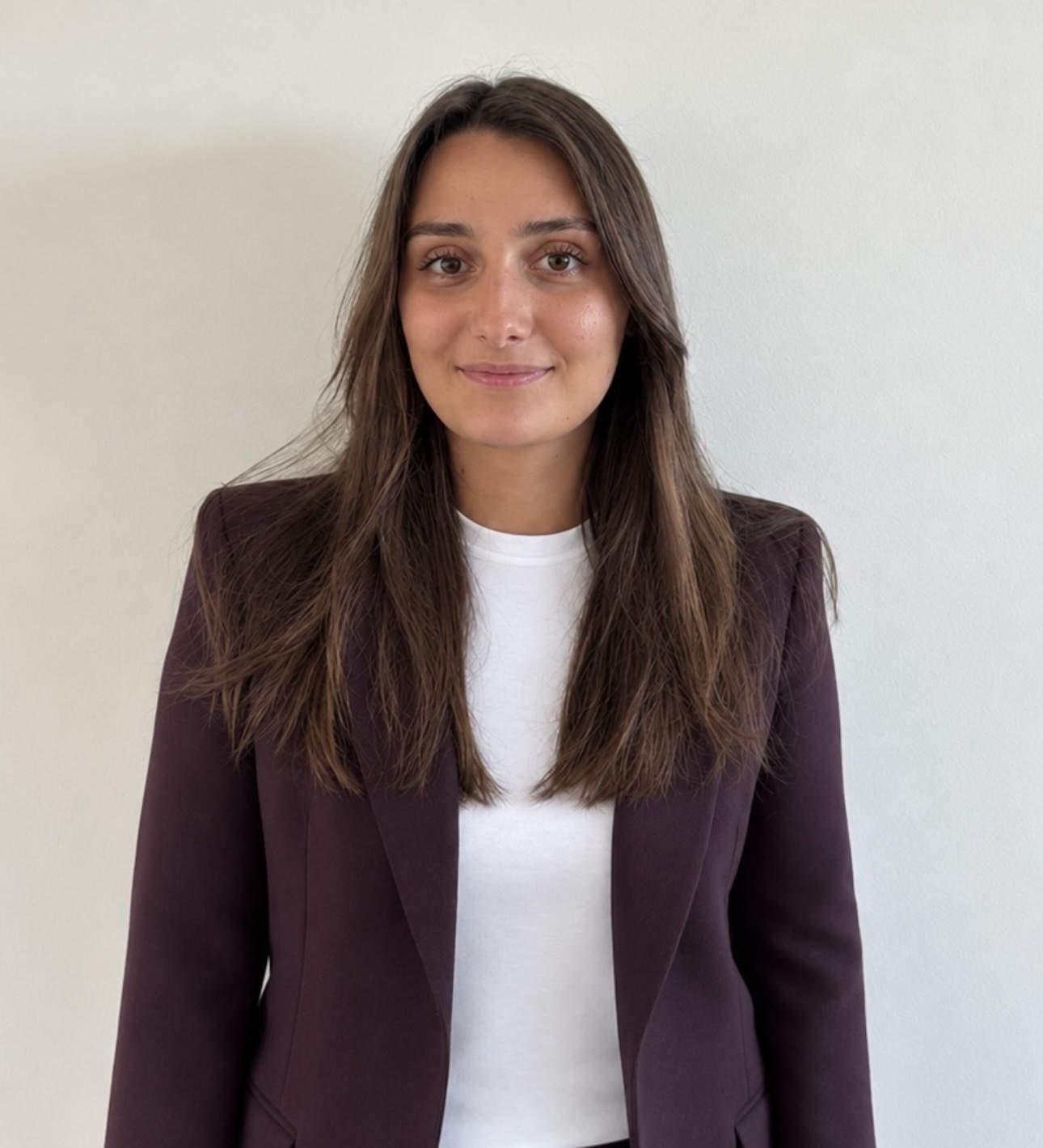 Kelly Apelroit Jehan, avocate collaboratrice chez Mirabile Avocats