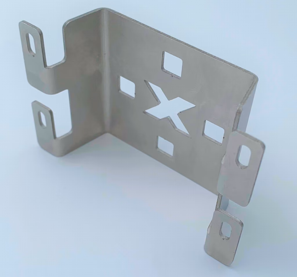 X10 Wandkonsole Edelstahl mit 4 Laschen