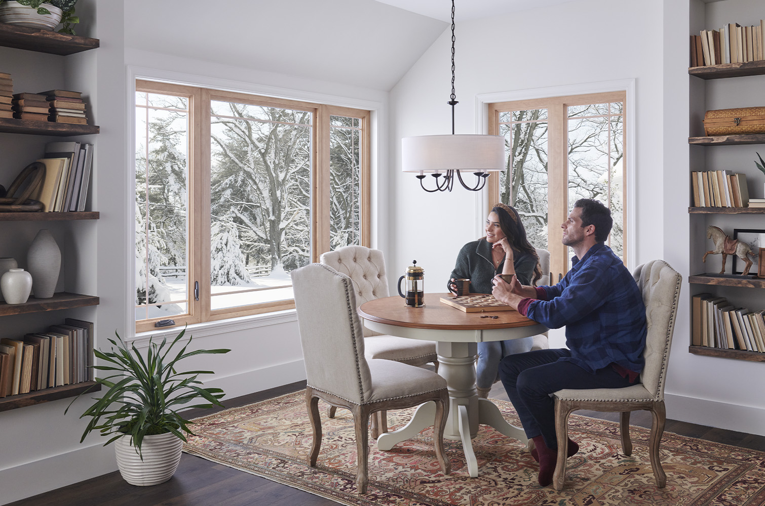 Simonton 5500 casement windows — official Simonton photography