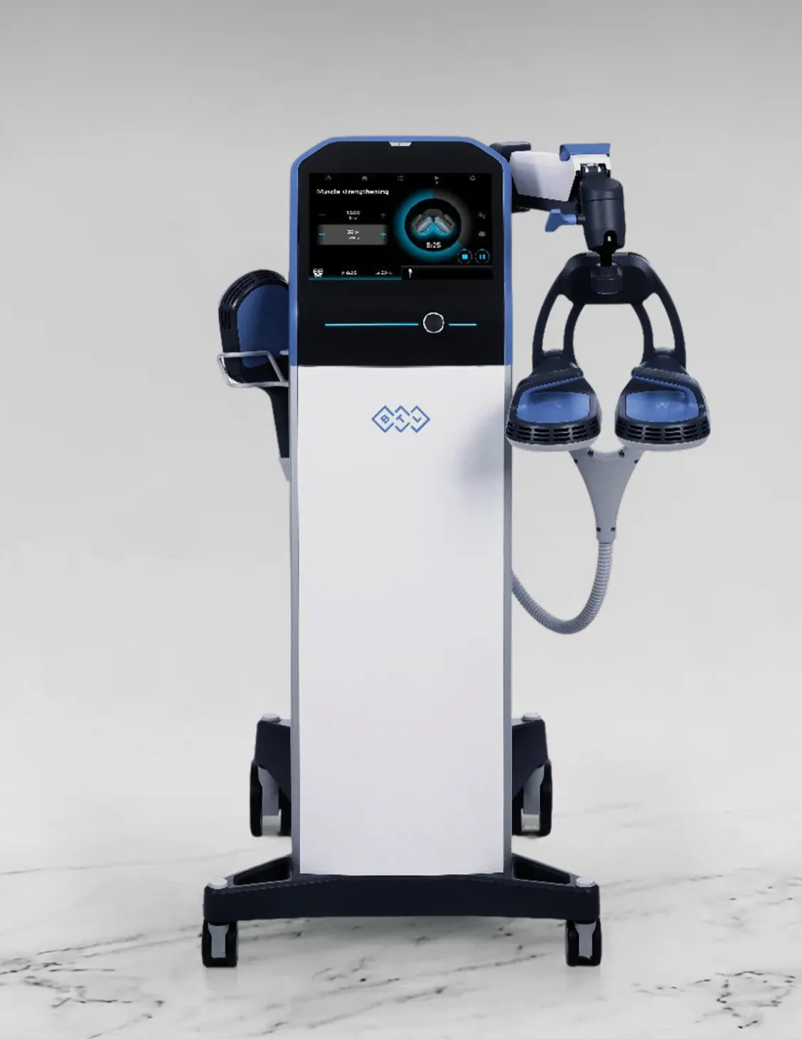 BTL Super Inductive System DUO med två applikatorer använder elektromagnetisk terapi för smärtlindring och muskelstimulering.
