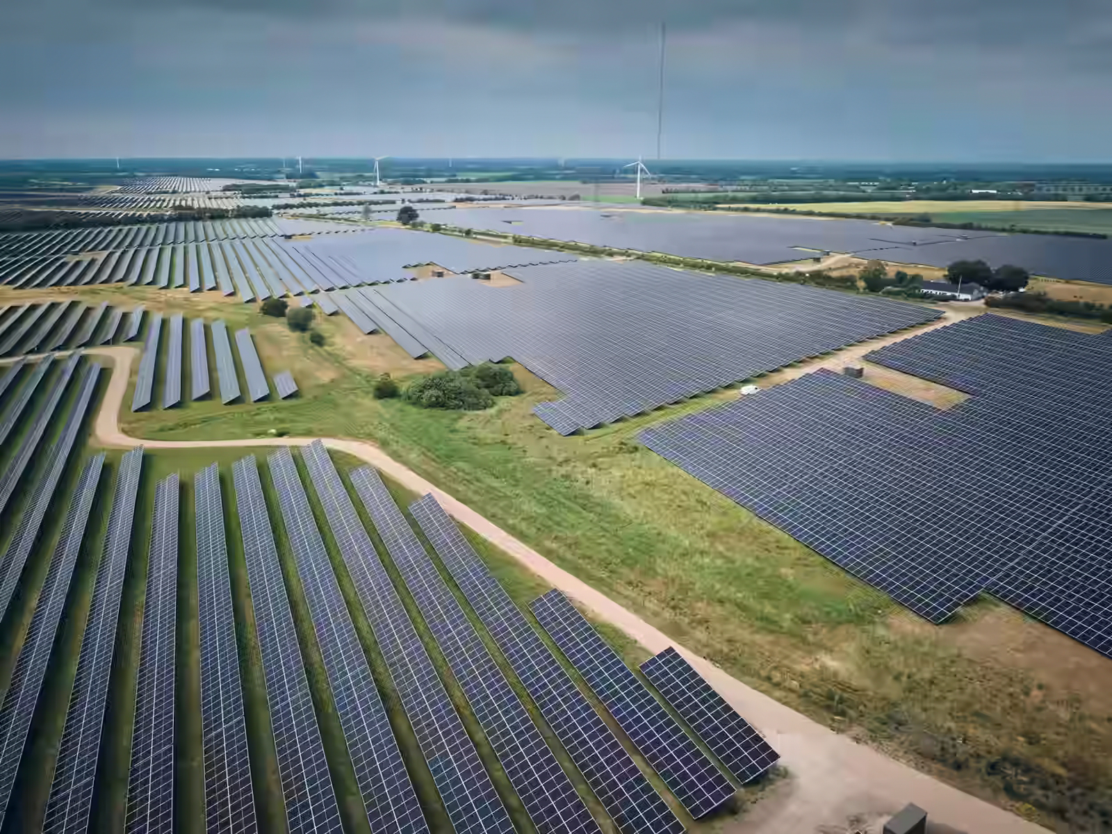 Modeller for en bæredygtig fremtid with the Realise project - picture of a hybrid energy plant