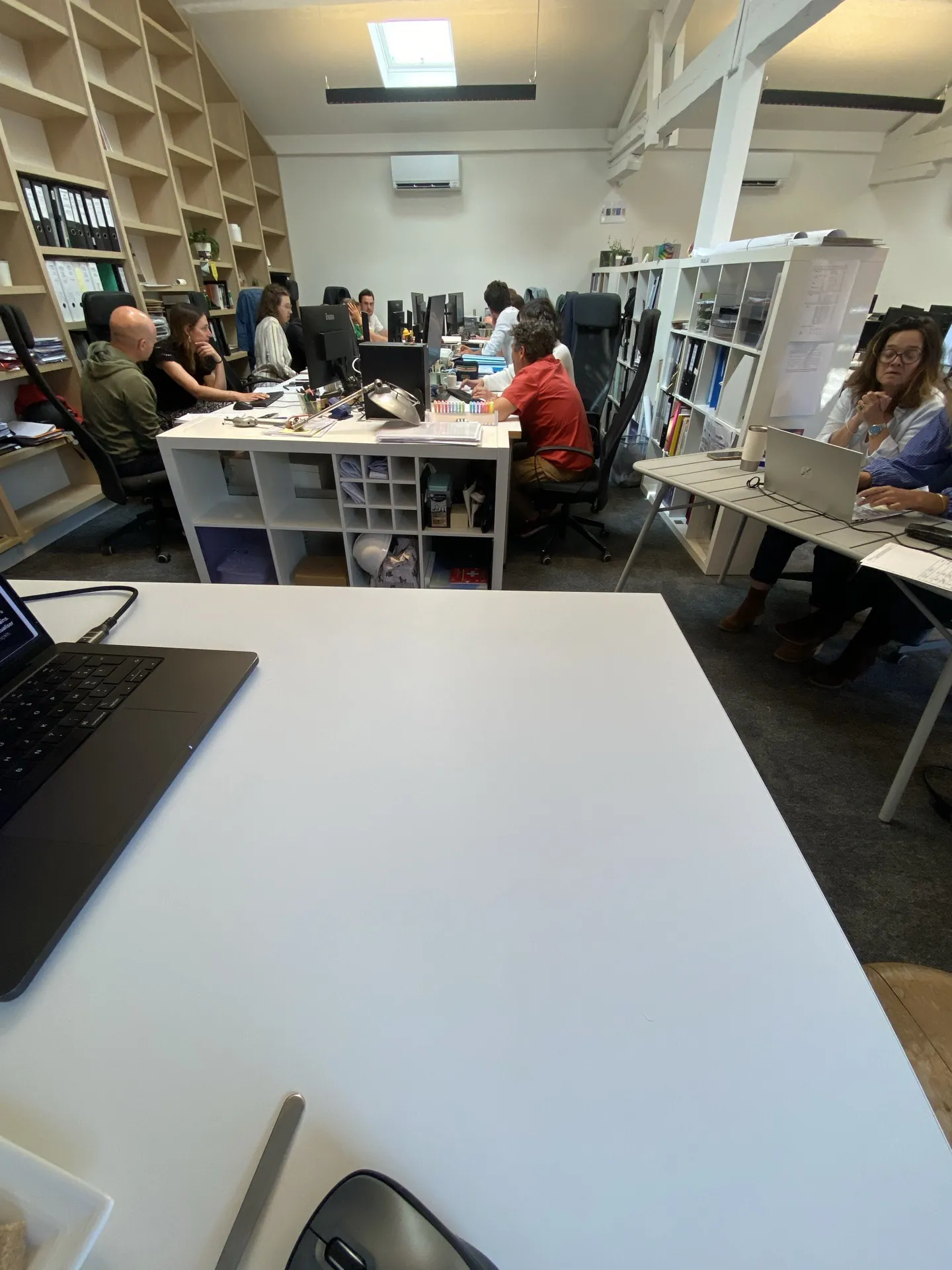 Équipe d'un bureau d'études en agence, coordination de projets