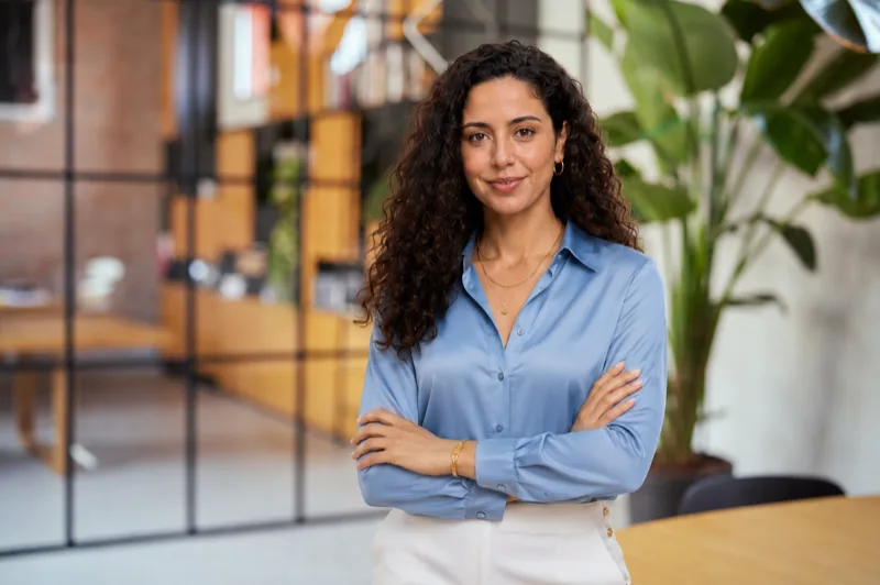 Ahlem Kebir, associée et directrice de la formation de Learn Room, dans les bureaux