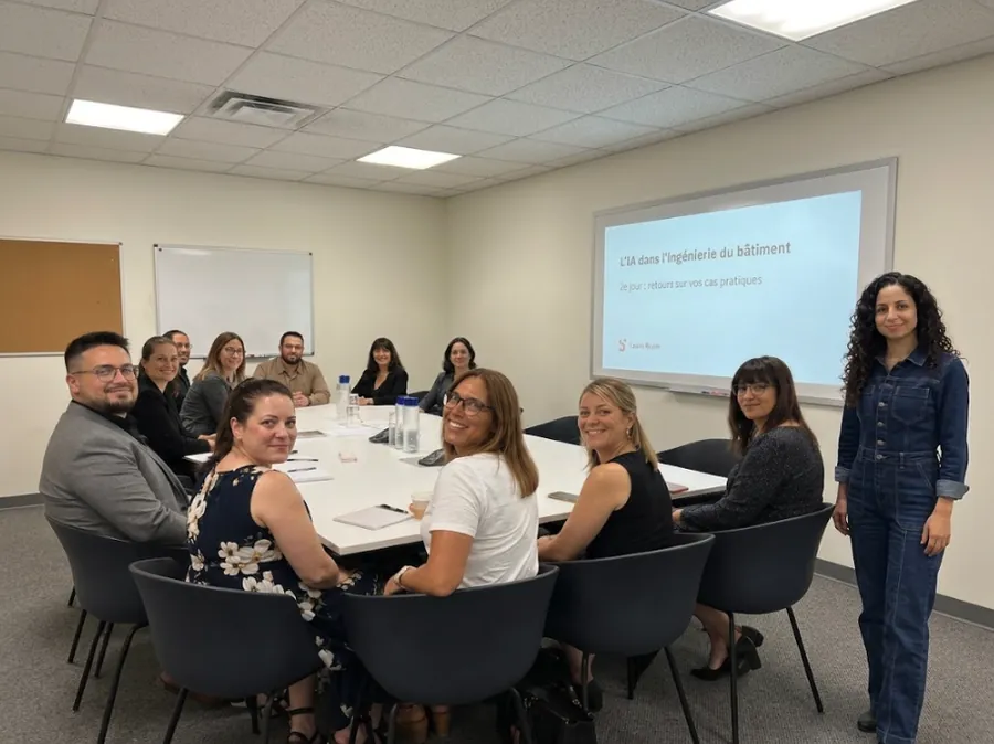 Ahlem Kebir et les participants de la formation L'IA dans l'ingénierie du bâtiment