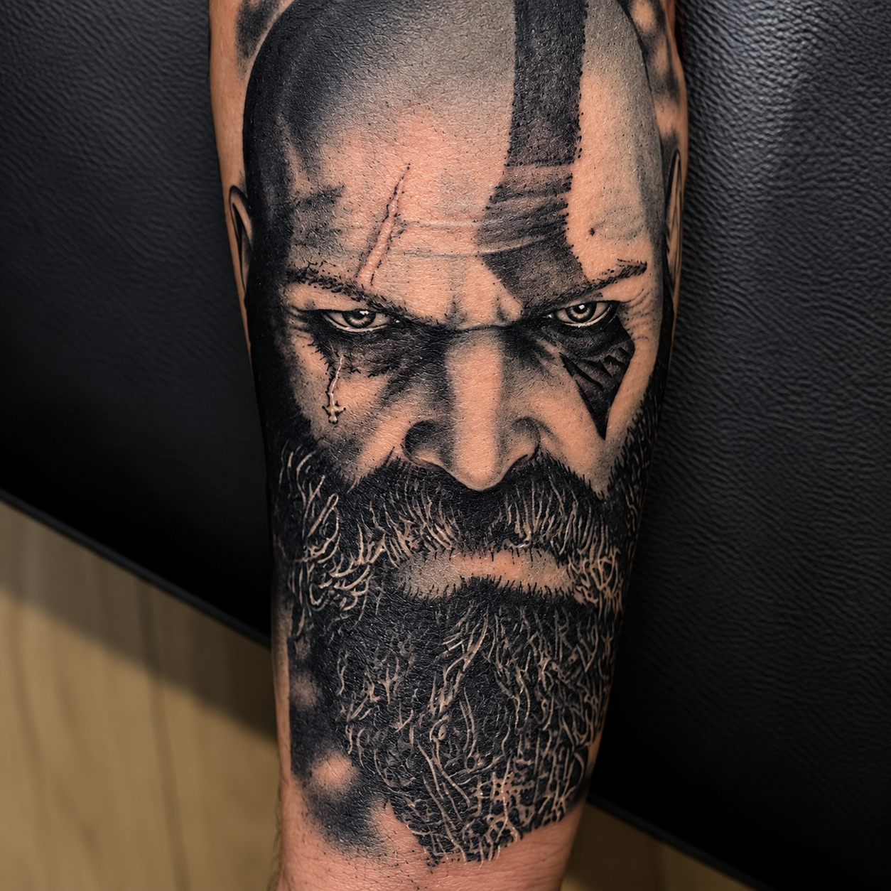 Tatouage de Kratos — vue principale