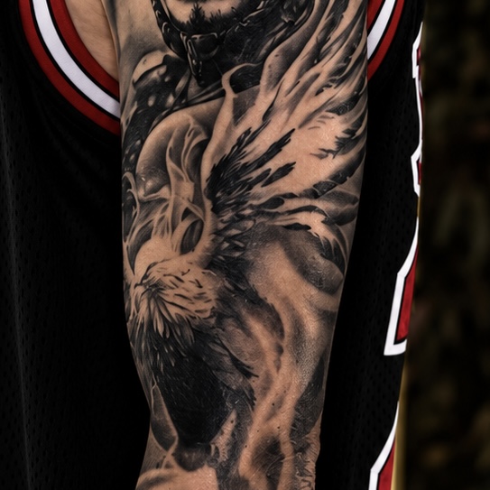 Tatouage de samouraï et phénix — placement sur le bras