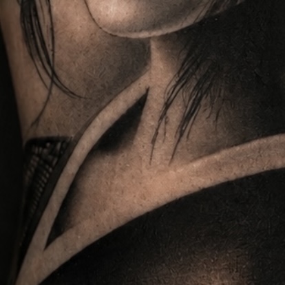 Tatouage de geisha — col et chevelure
