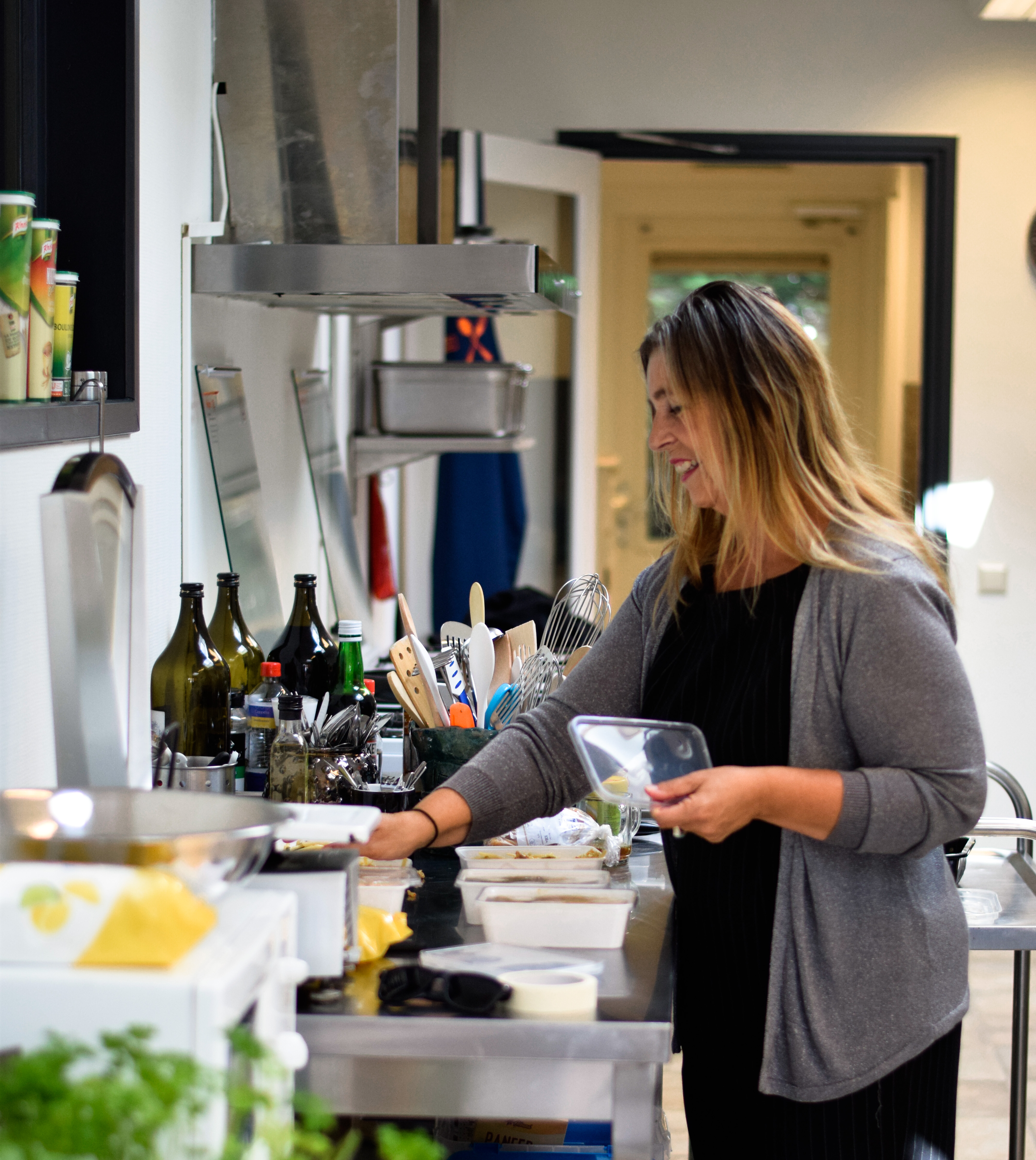 Foodfotografie in de keuken voor Koken met Liefde, door Studio Switsj