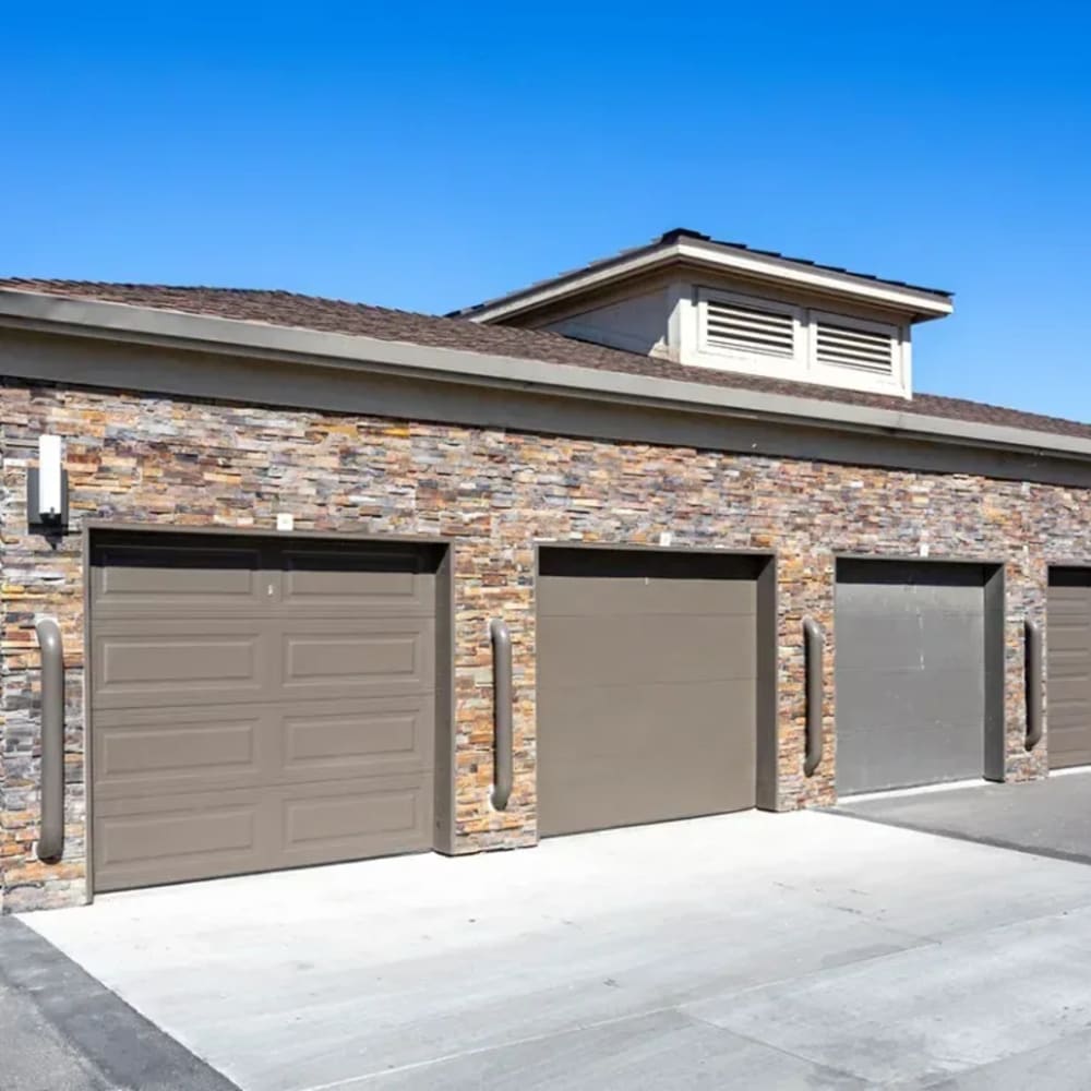 Garages exterior