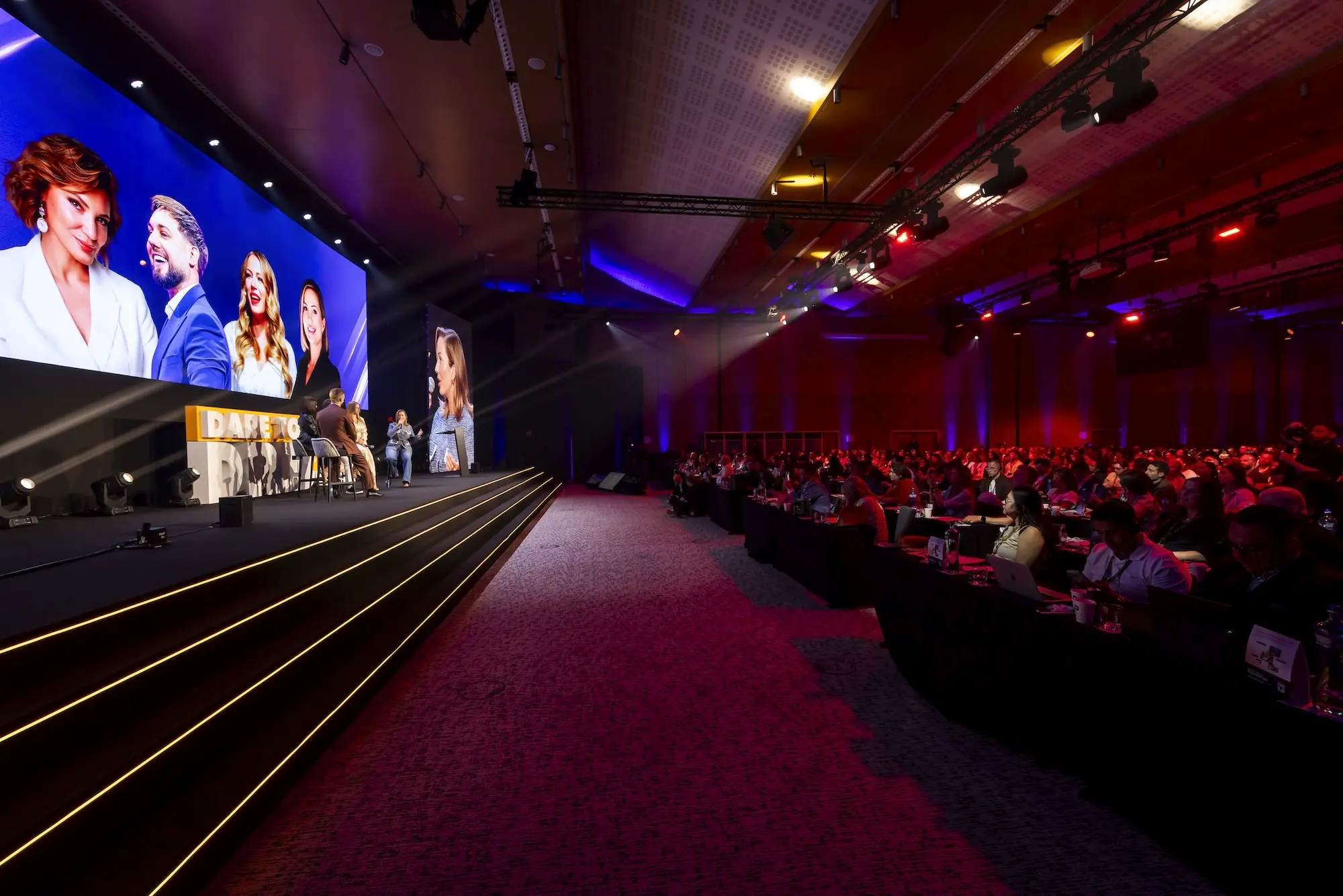 Congreso Summit Dare to dream en Hyatt Regency Barcelona Tower