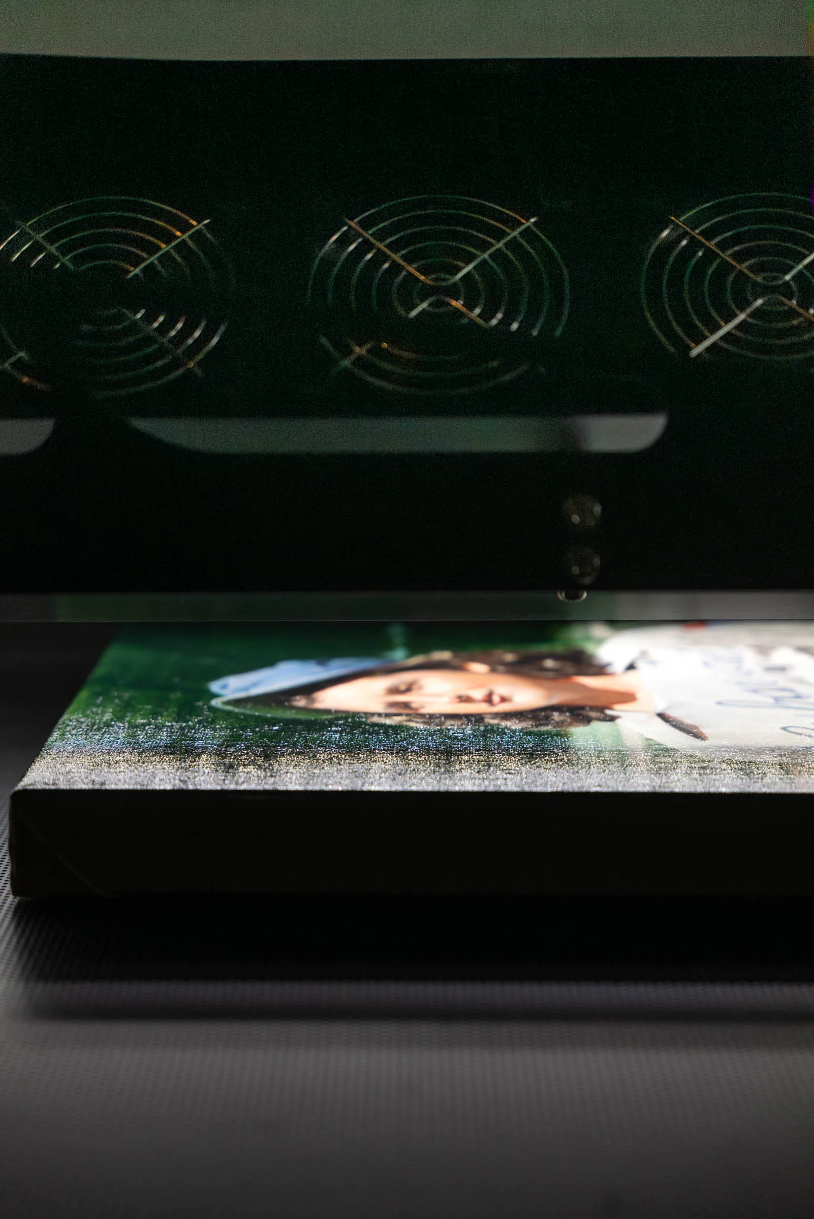 Scanning a highly detailed painting at 1600 PPI for high-resolution prints